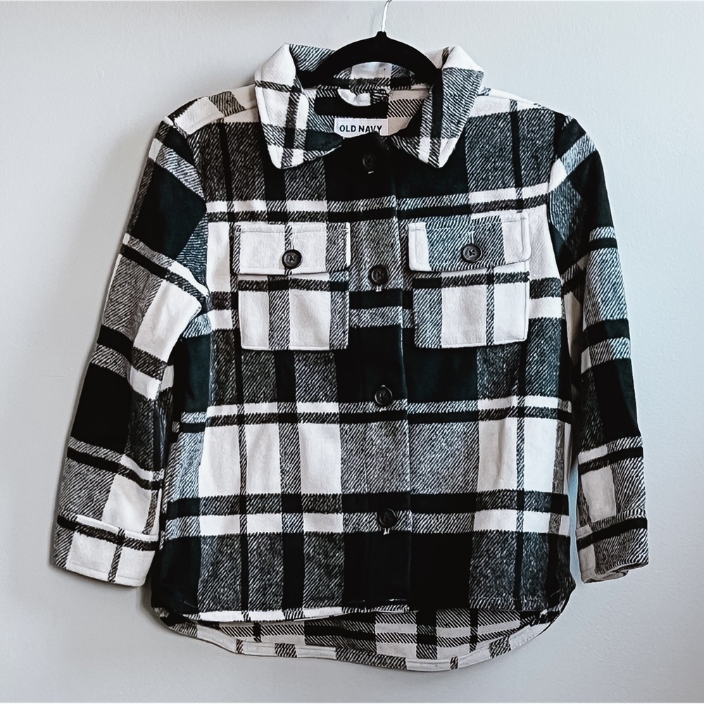 NEW OLD NAVY BLACK & WHITE PLAID SHACKET (GIRLS M/8)